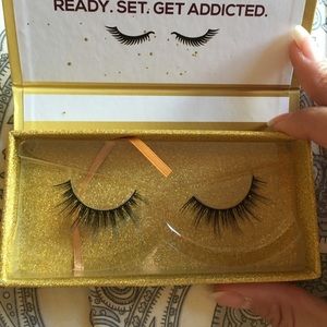 3/$15 Lashaholic Instaglam lashes.